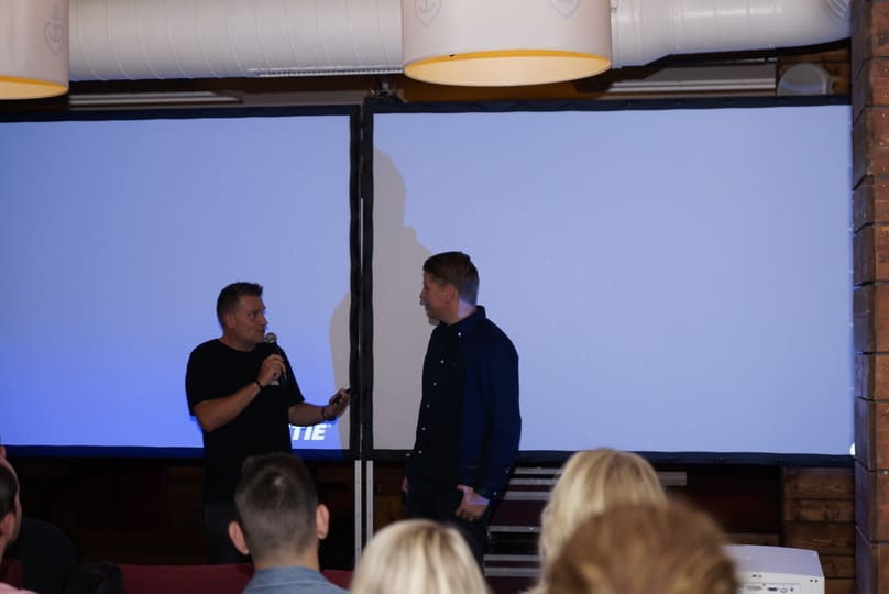 Henryk Lippert im Gespräch mit Sebastian Evers beim JTL-Stammtisch Berlin 2025