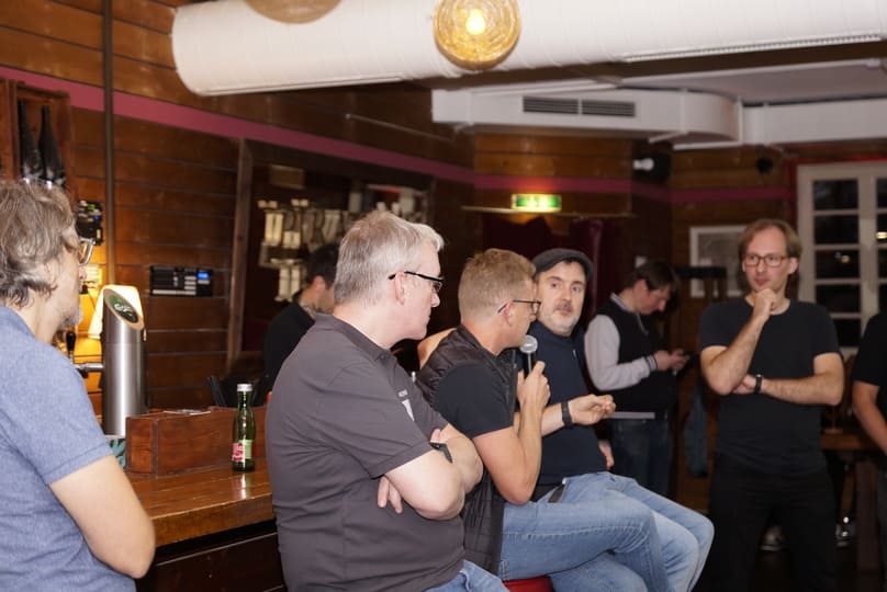 Diskussionsrunde mit Teilnehmern beim JTL-Stammtisch Berlin 2025